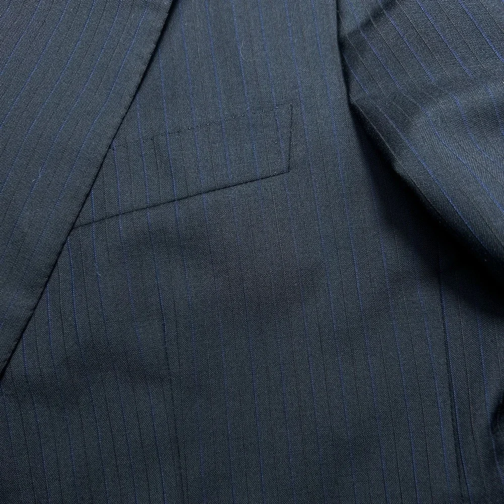 Brioni Augusto Wool Silk 2 Button Blazer size 00R James Bond 007 Black Navy Stri